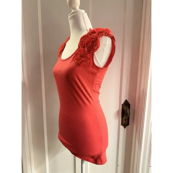 Rachael And Chloe Women's Floral Appliqué Top Size M Coral - Picture 3 of 6